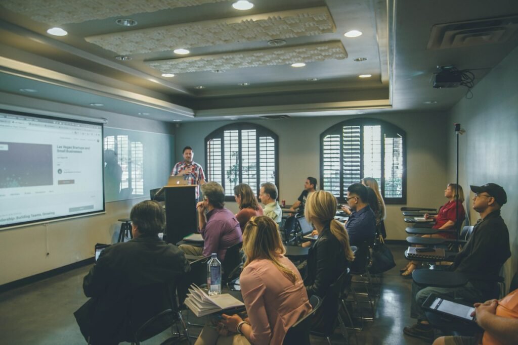Dual Education and Vocational Apprenticeships: Implementing the German Model in Kosovo Studentët gjatë trajnimit dhe mësimit profesional