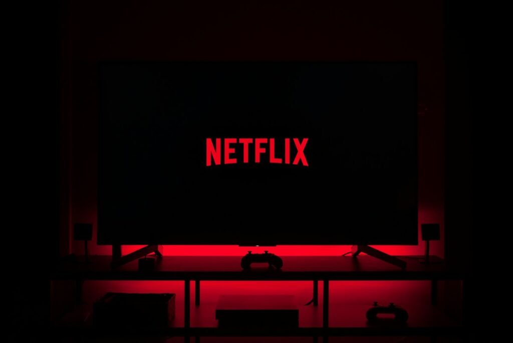 Modern Broadcast Engineering: Transitioning to 4K Standards and Next-Gen Digital Streaming (OTT) Ekrane kontrolli në regjinë e televizionit modern