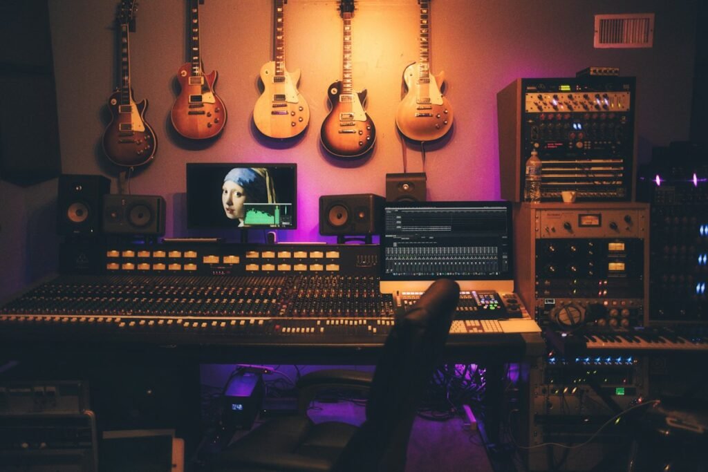 Albanian Artists Dominating Global Charts: Streaming Success of Kosovo Musicians on Spotify and Billboard Regjistrimi i vokalit dhe produksioni muzikor për tregun ndërkombëtar